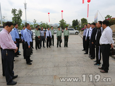 �ն������A�M������幝(ji��)�����g�����΄�[�D]